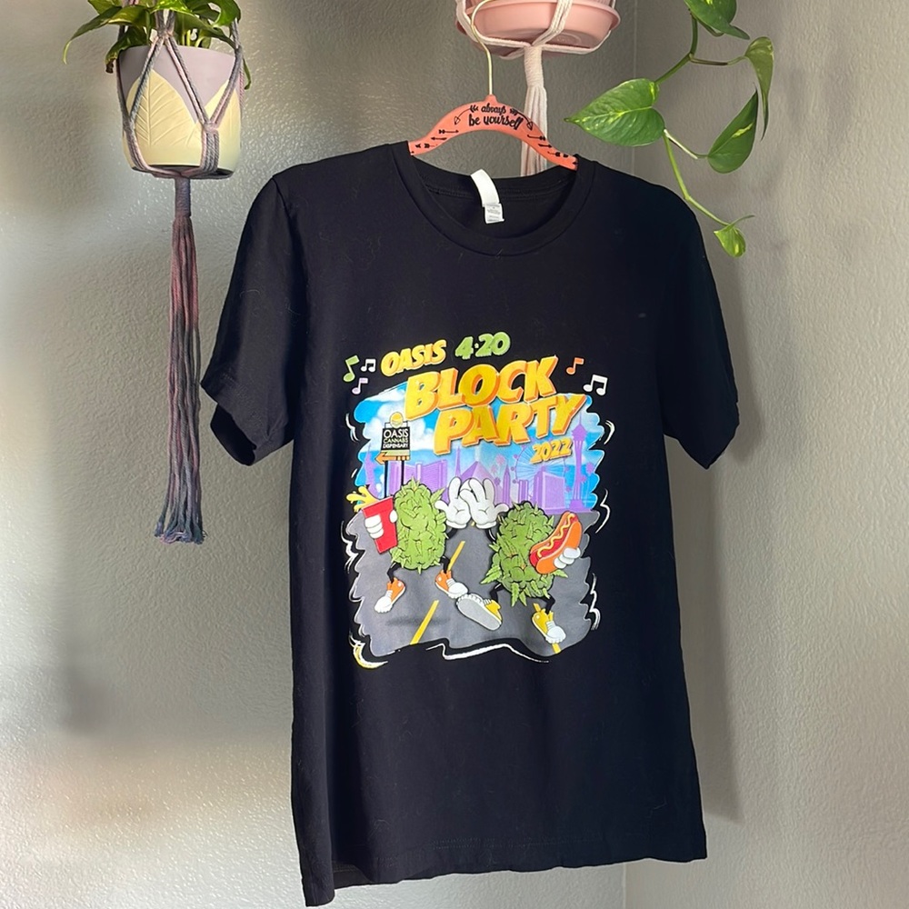420 Block Party | OASIS | Unisex T-shirt | Size: M | LIKE-NEW